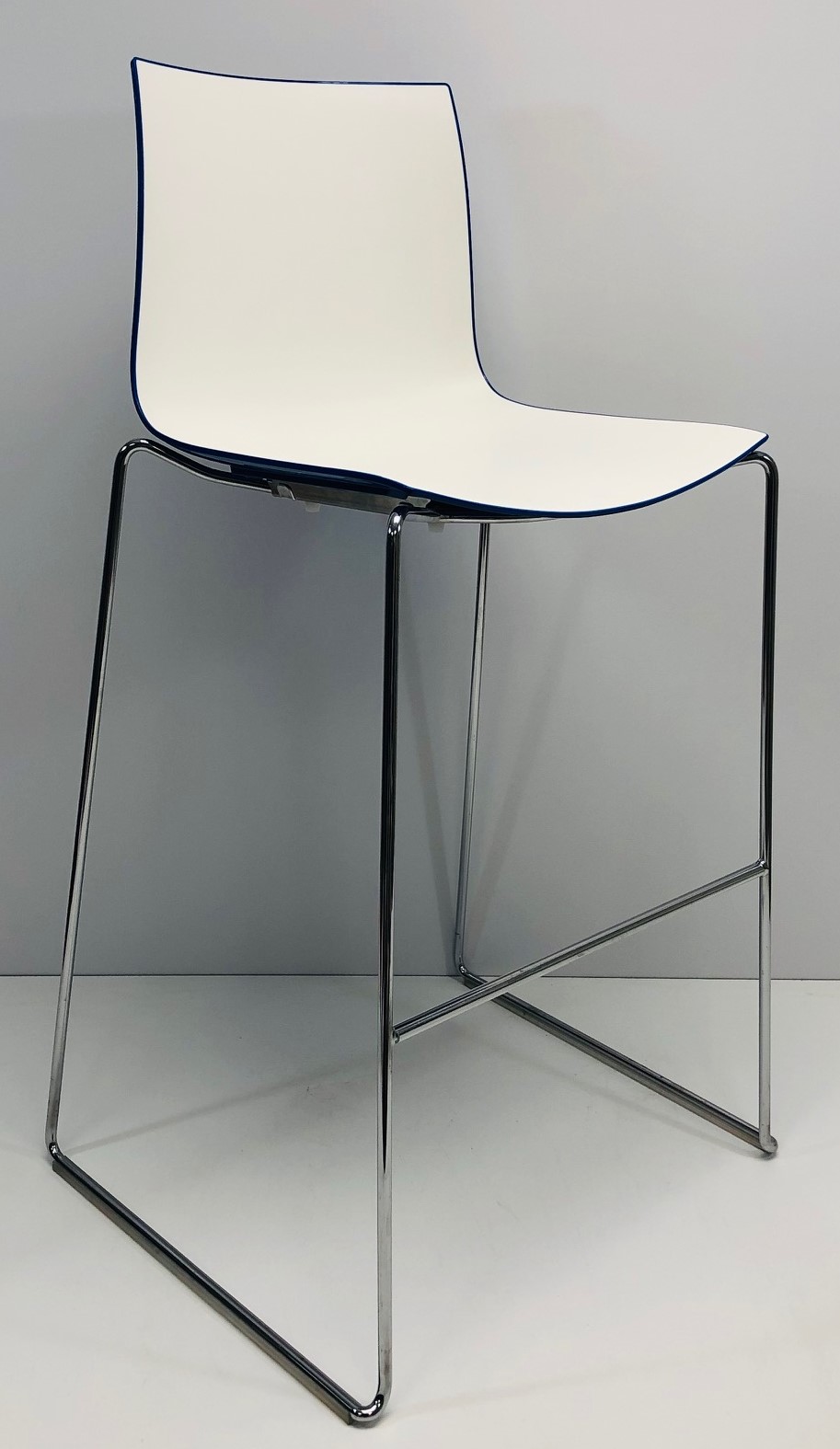 Barkruk Arper Catifa 46 Wit-Blauw