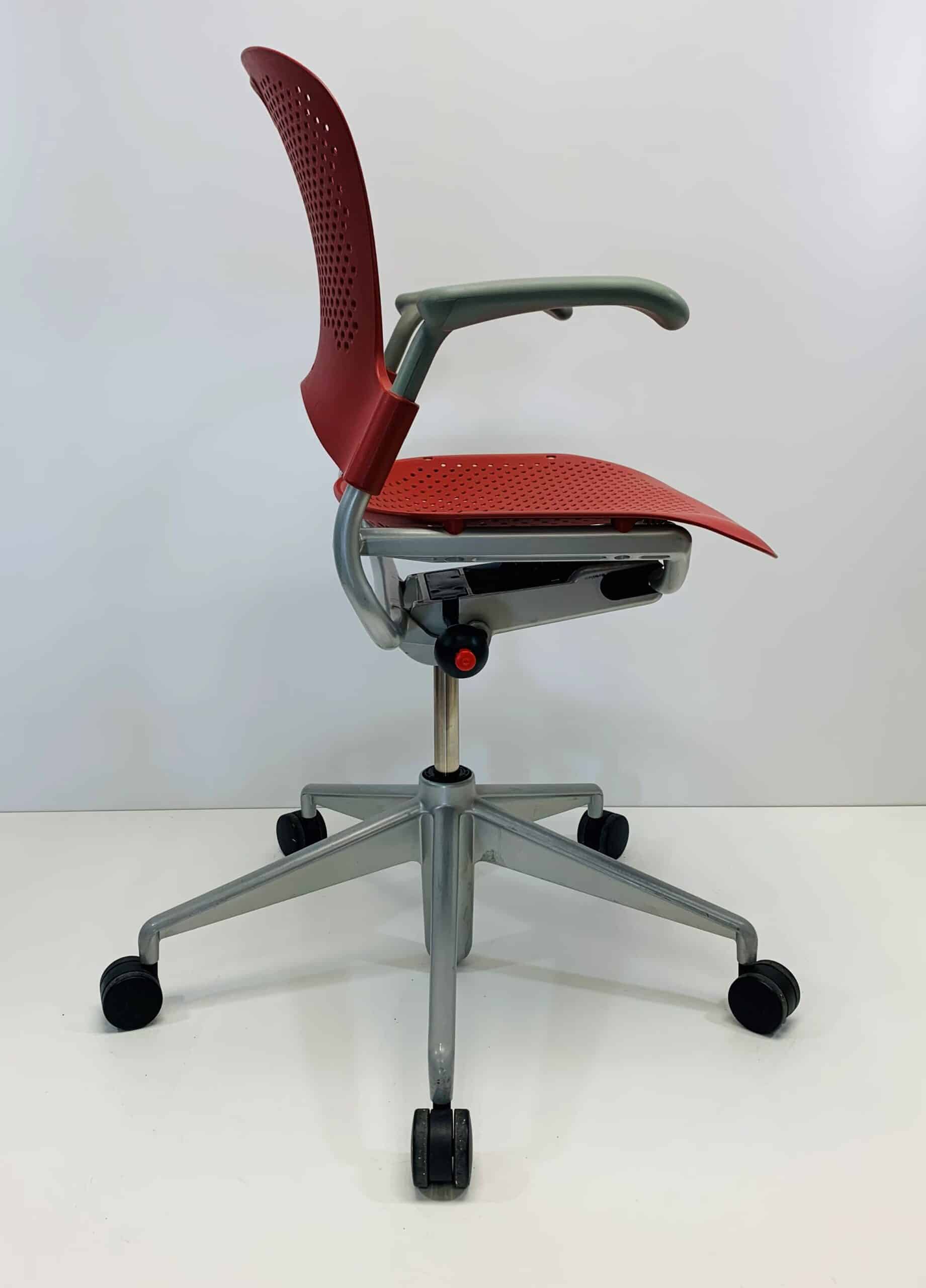 Bureaustoel Herman Miller Caper rood