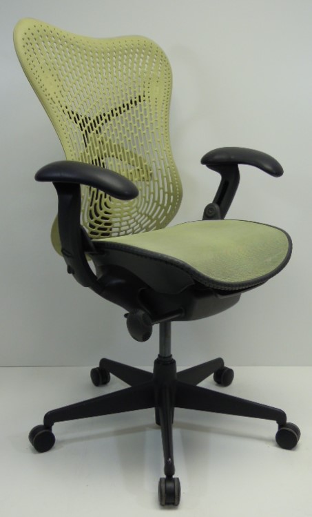 Bureaustoel Herman Miller Mirra 1 geel