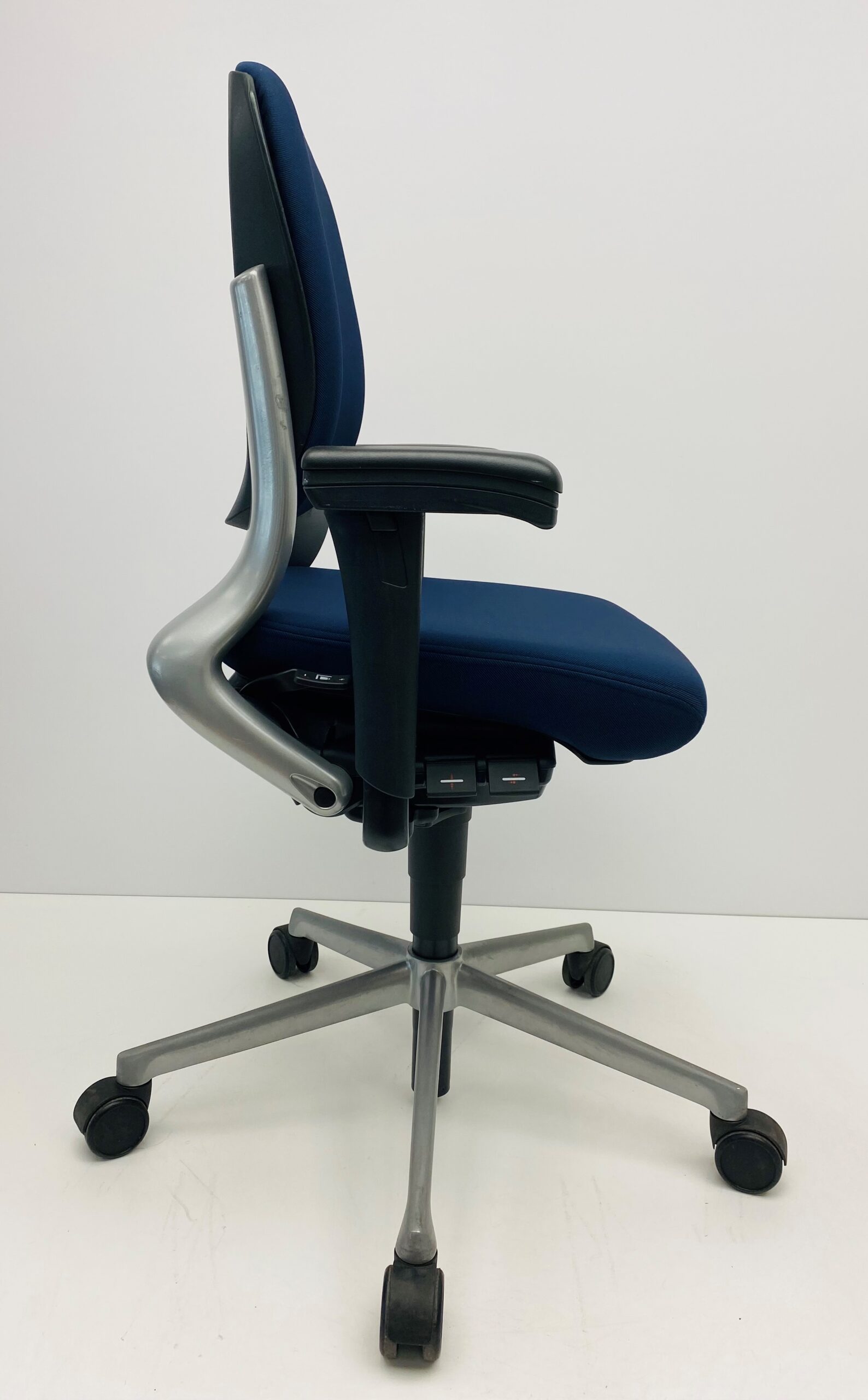 Bureaustoel Ahrend 230 middelhoge rug donkerblauw
